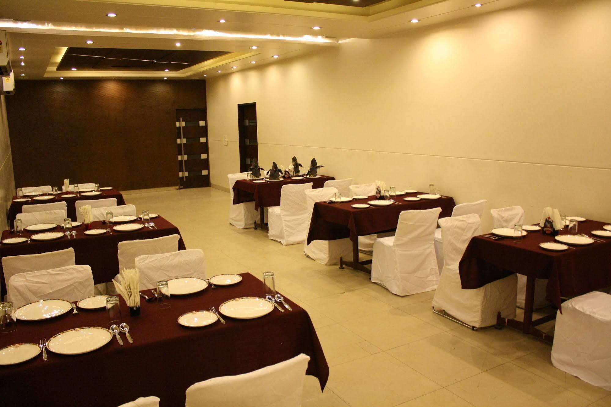 Hotel Shalimar Jaipur Luaran gambar