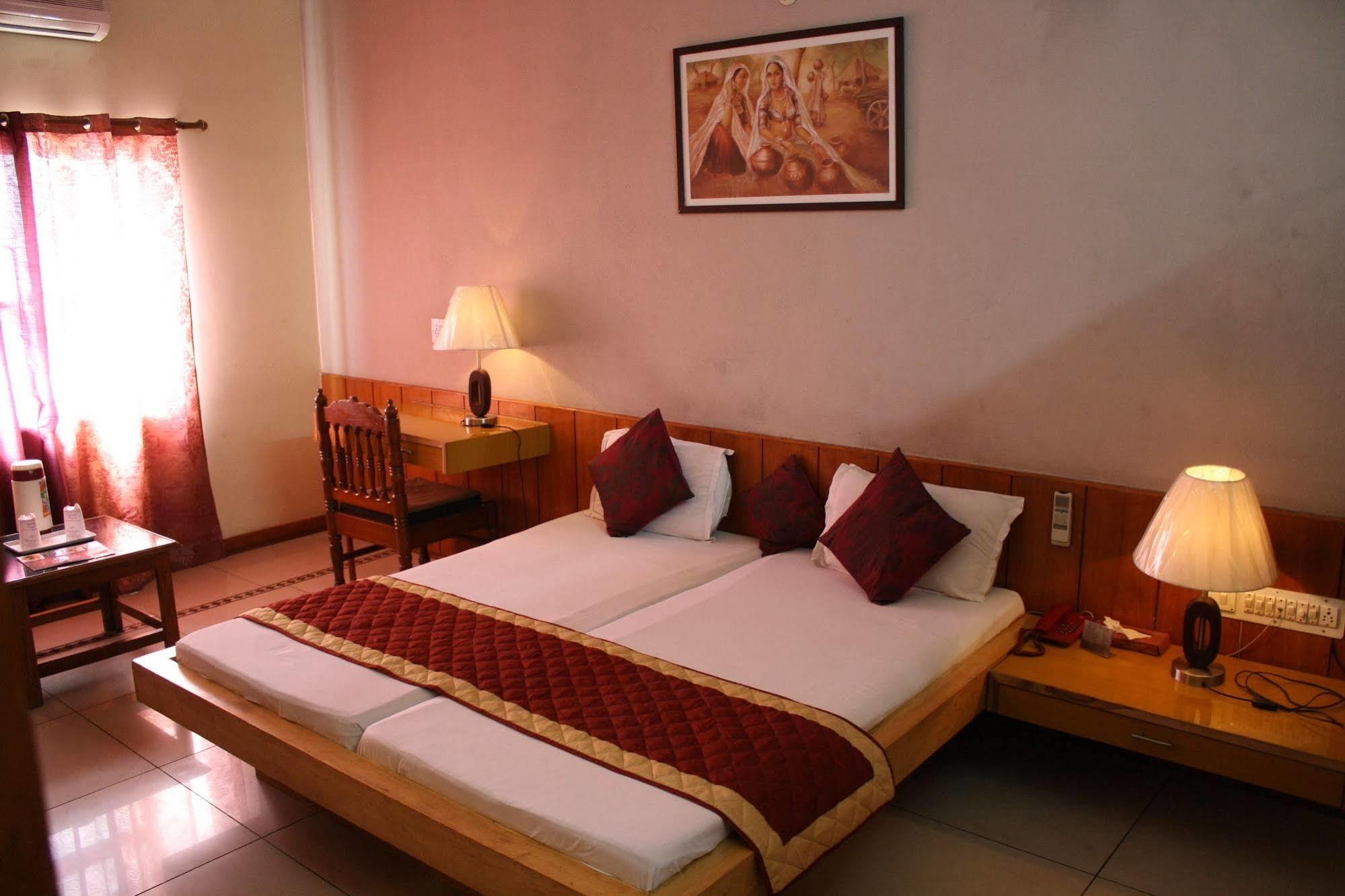 Hotel Shalimar Jaipur Luaran gambar